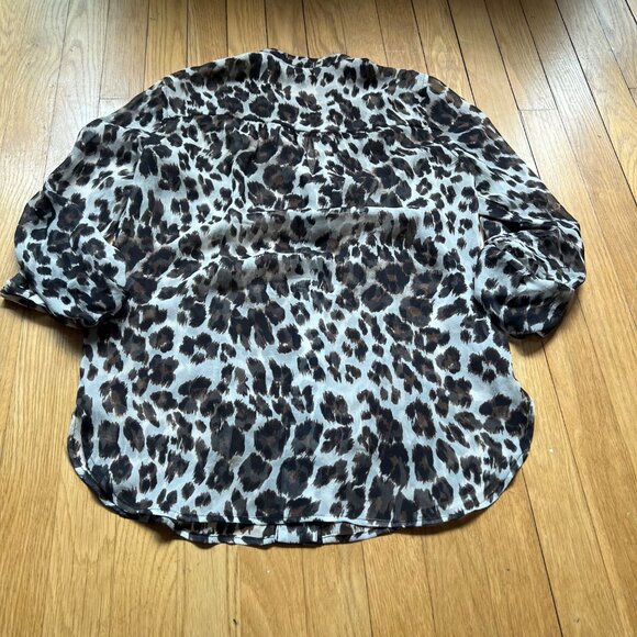 Diane Von Furstenberg Size 2 Leopard Print 100% Silk Chiffon Button-Up Blouse - Picture 8 of 14